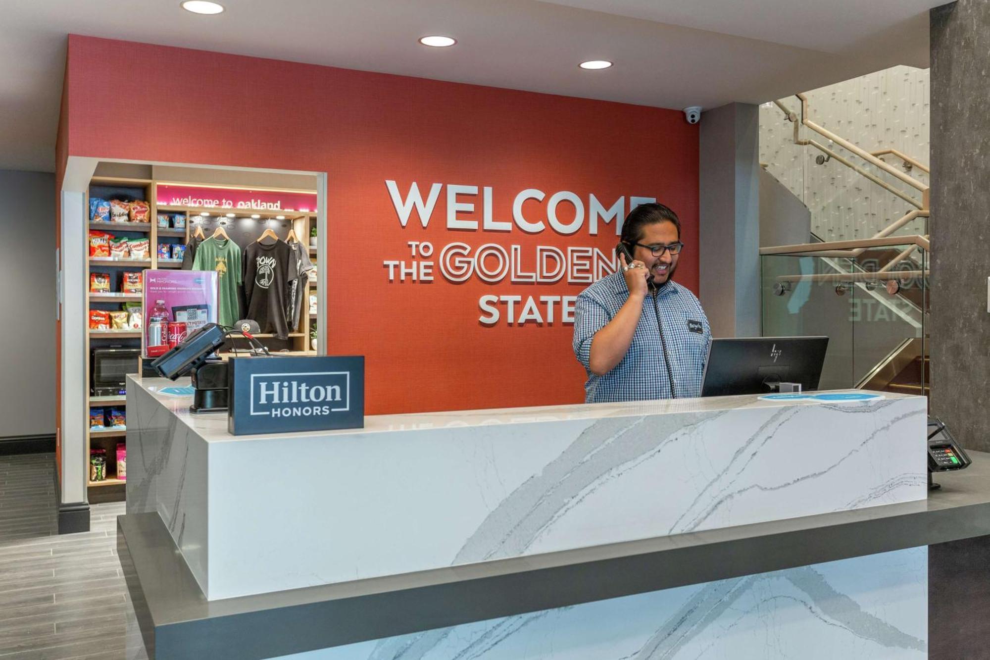 Hampton Inn Oakland Downtown-City Center Exterior photo